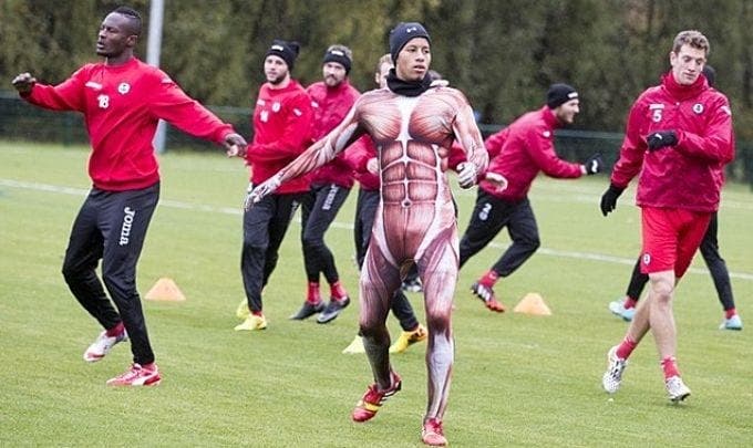 Partick Thistle Club con el disfraz típico de esta campaña. Foto: Agencias.