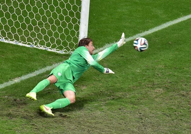 El héroe de Holanda saltó al campo en la tanda de penalties.