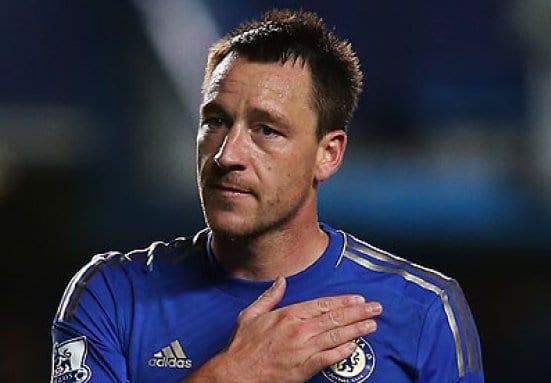 John Terry haciendo señal de su amor por el Chelsea. Foto: Agencias.